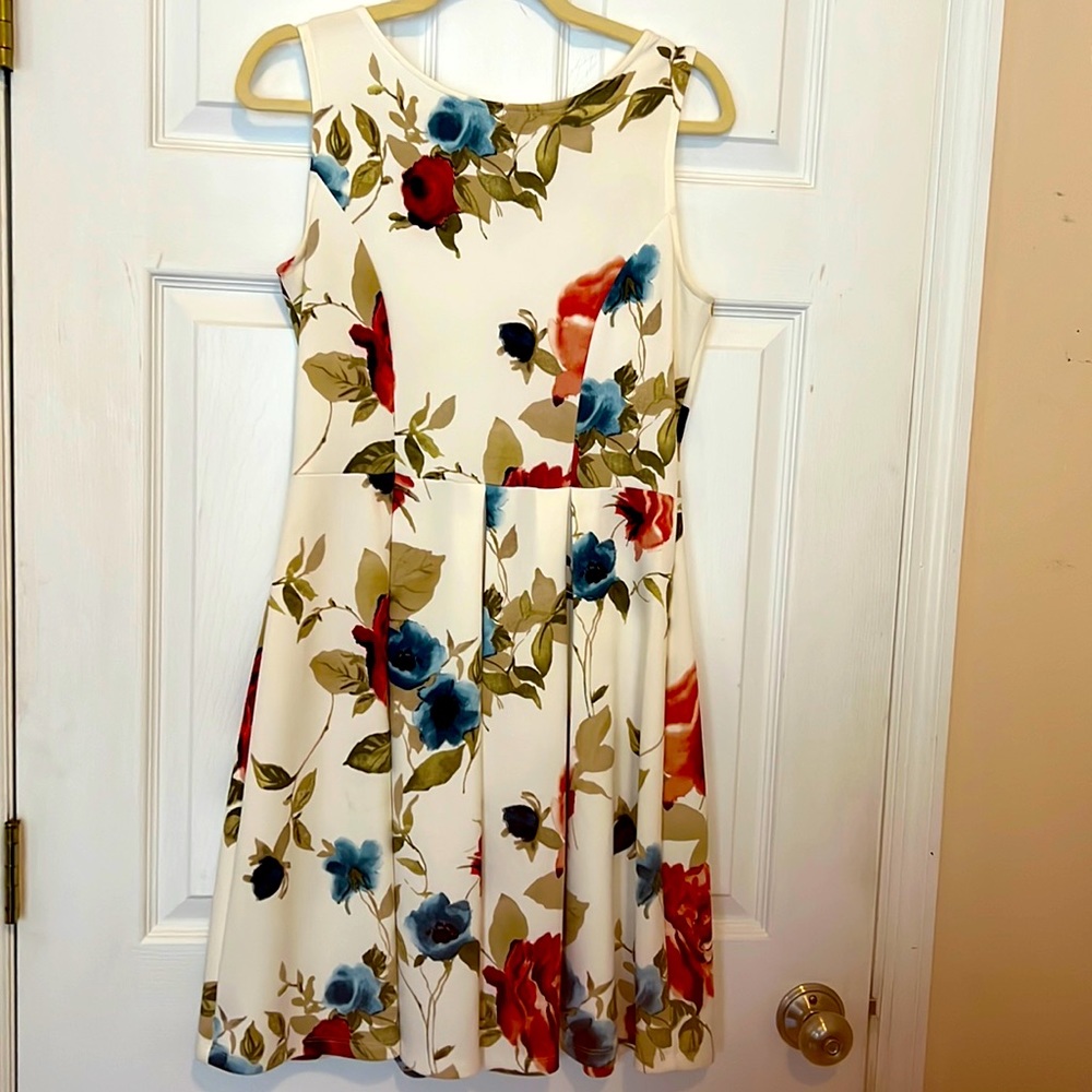 Beautiful cream flower print knit dress